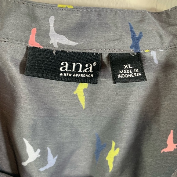 a.n.a A New Approach Women’s Blouse | Bird Print | size XL - Picture 2 of 5